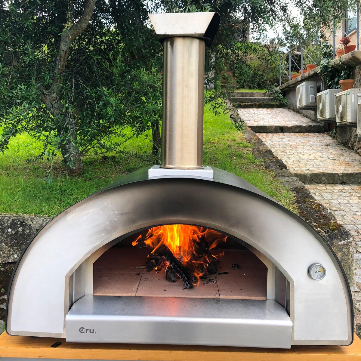 Cru Pro 90 Outdoor Wood-Fired Pizza Oven