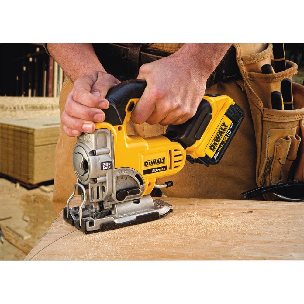 DW 20 V MAX Lithium Ion Jig Saw Kit DCS331M1 from DW