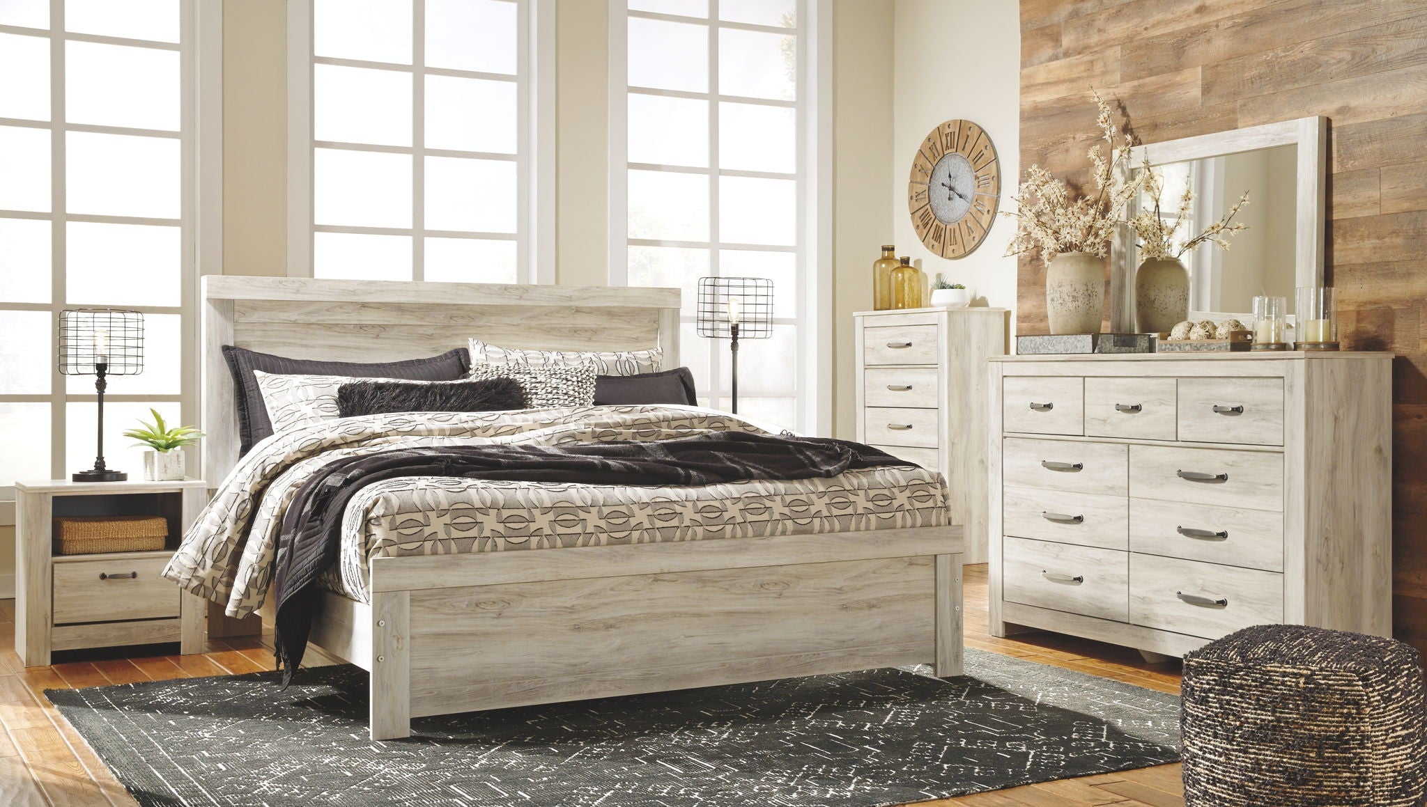 Bellaby King Bed with Dresser, Mirror and Nightstand