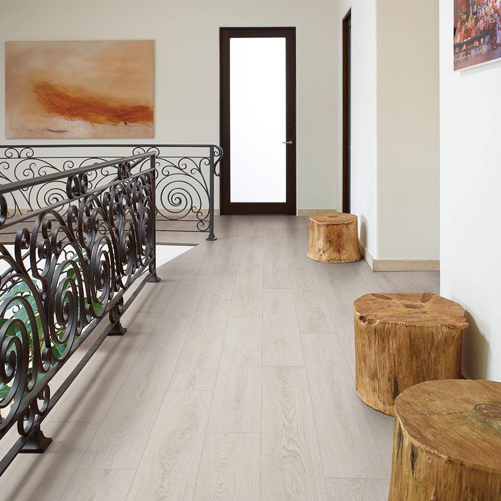 Malibu Wide Plank French Oak Long Beach 20 MIL 7.2 in. x 60 in. Click Lock Waterproof Luxury Vinyl Plank Flooring (23.9 sq. ft.case) HDMVCL425RC