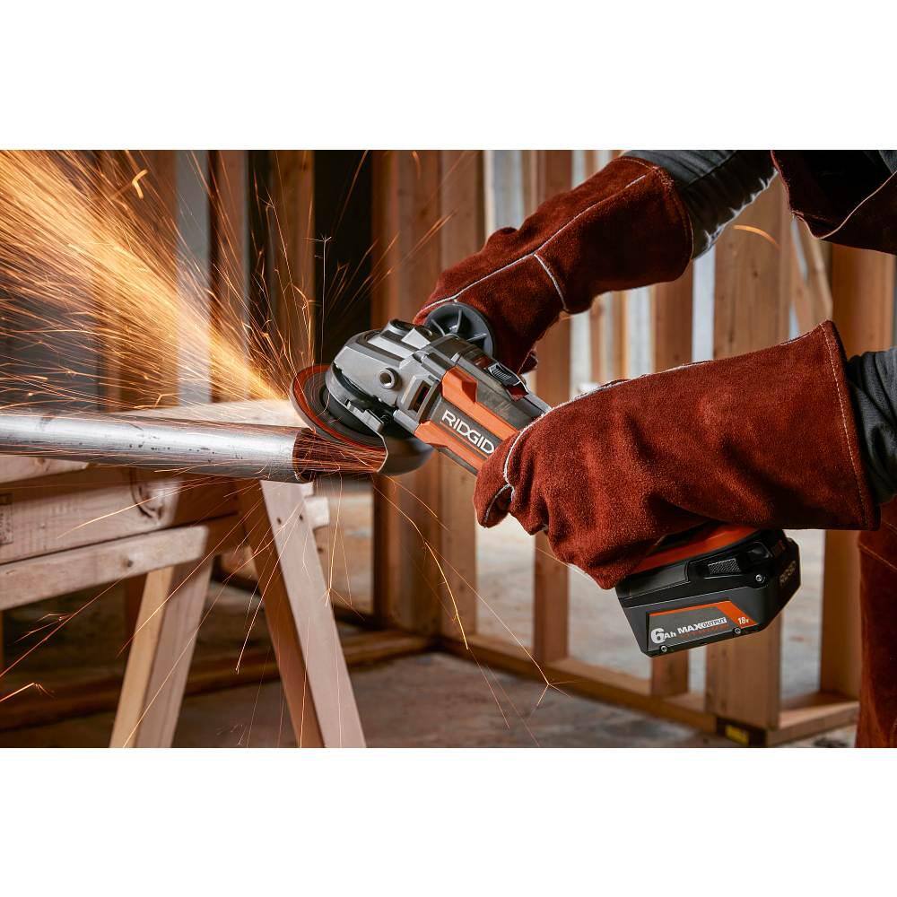 RIDGID 18V 6.0 Ah MAX Output Lithium-Ion (2-Pack) with 18V 4.0 Ah MAX Output Lithium-Ion (2-Pack) AC840060PN-AC840040P