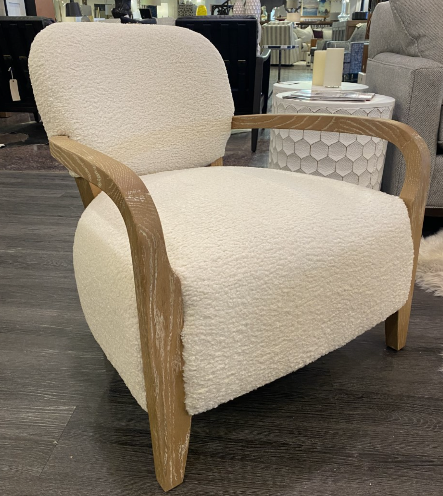 ELFIE ACCENT CHAIR