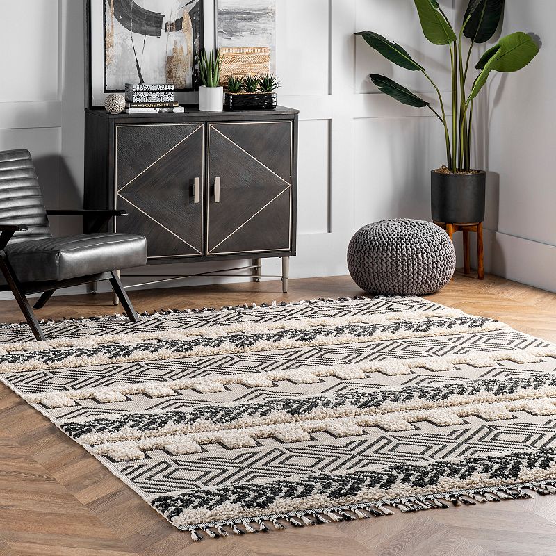 nuLOOM Zuri Shaggy Banded Tribal Rug