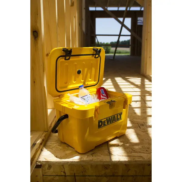 DEWALT 10 QT Lunchbox Cooler