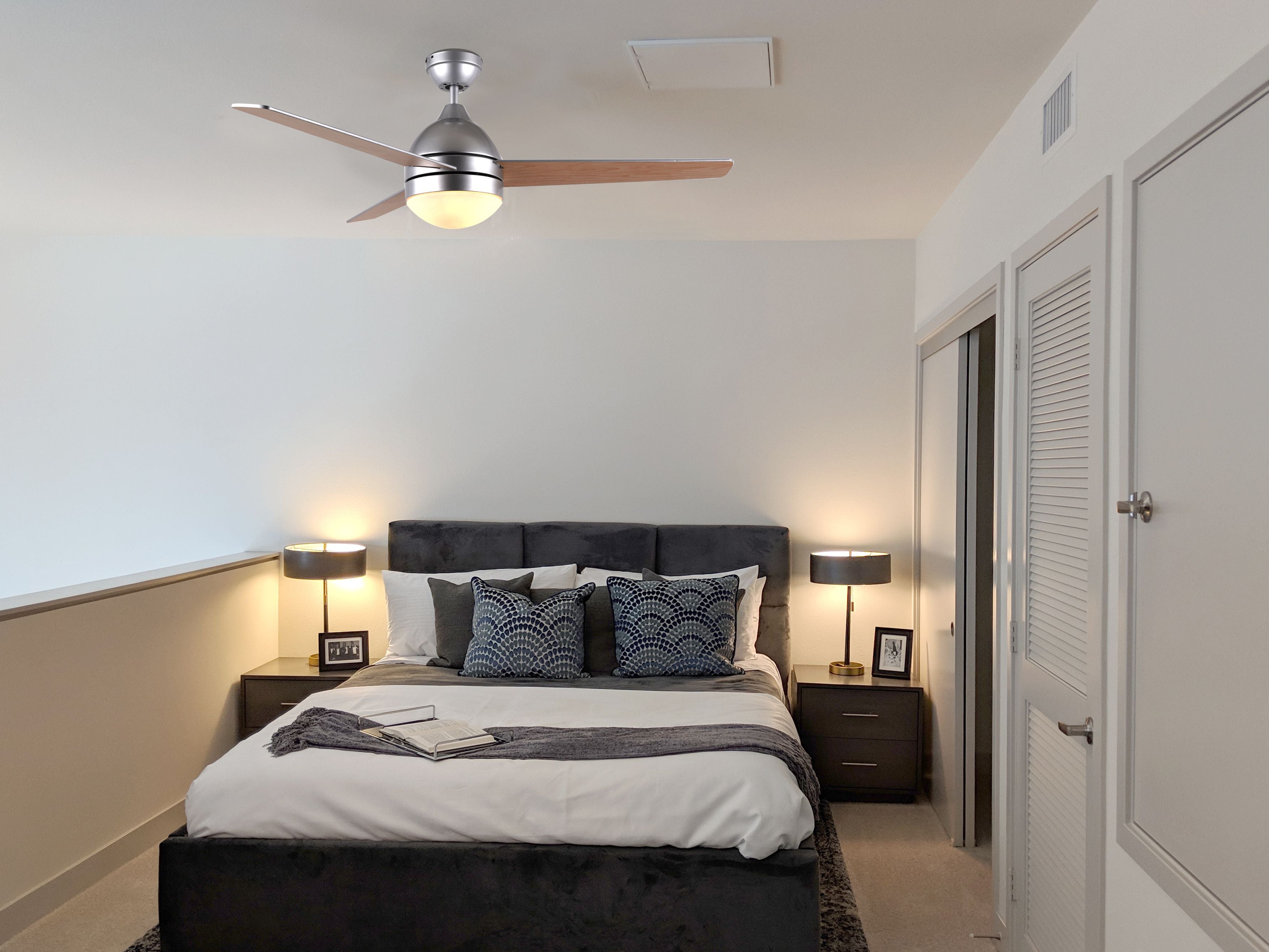 Hauslane CF2000 48 inch Modern Ceiling Fan in Sliver Finish with Quiet Motor， Bright LED Lamp， reversible motor and Three Reversible Blades， Remote Control Included!