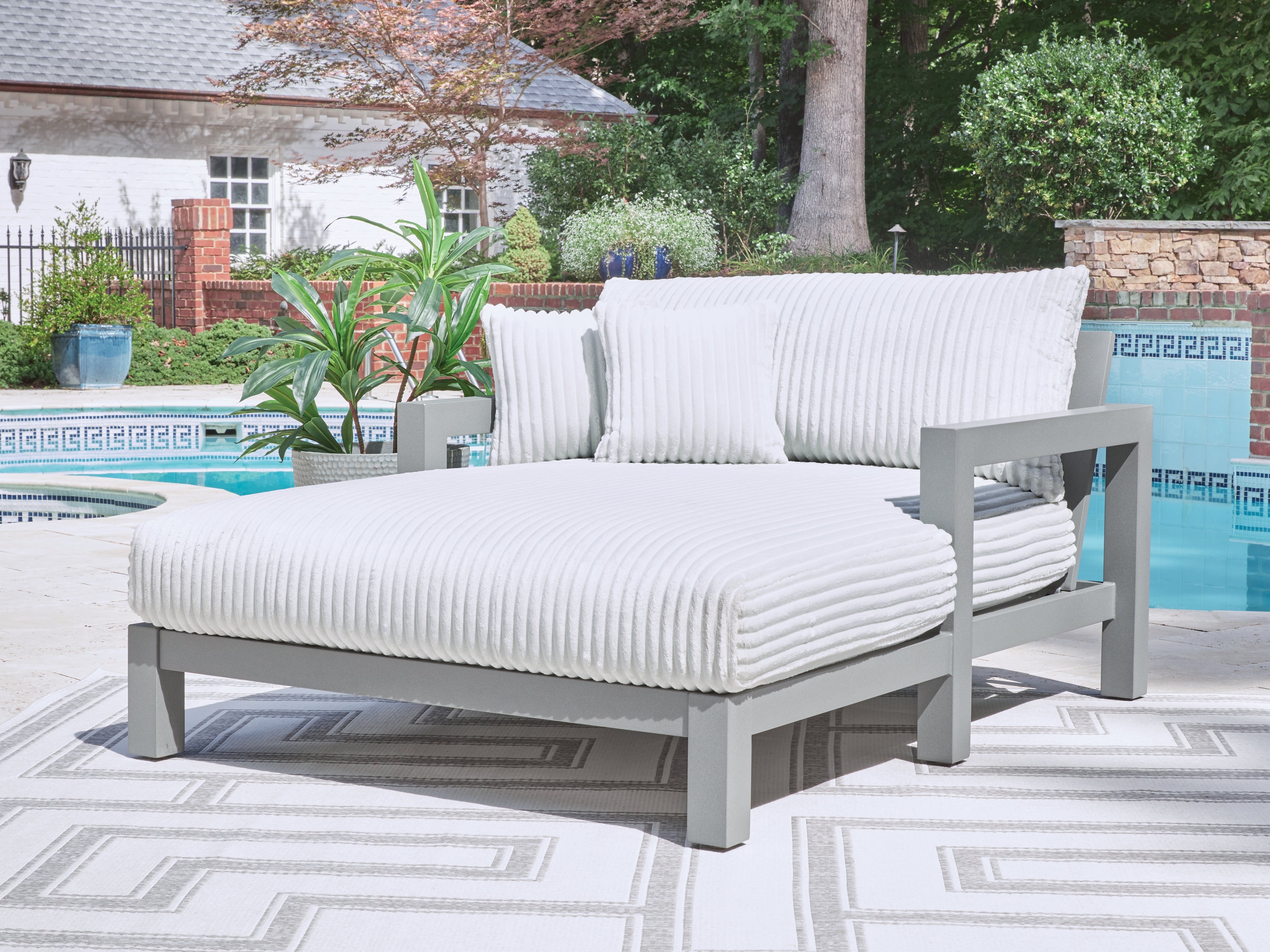 Moonlight View Outdoor Chaise Lounge with Cushion