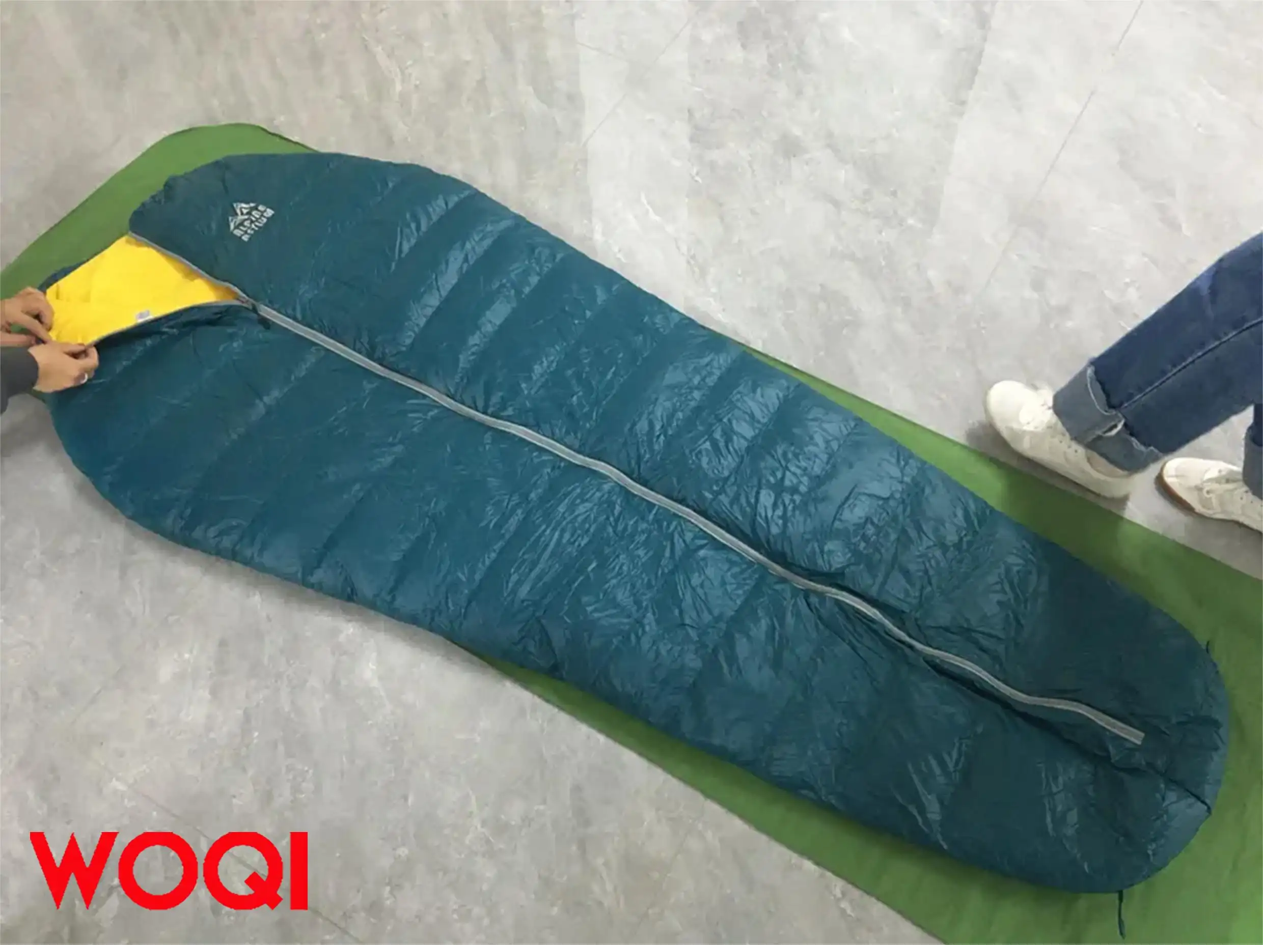 Woqi High Quality Warm Ultralight Waterproof Nylon 950 Goose Down Sleeping Bag For Camping Hiking