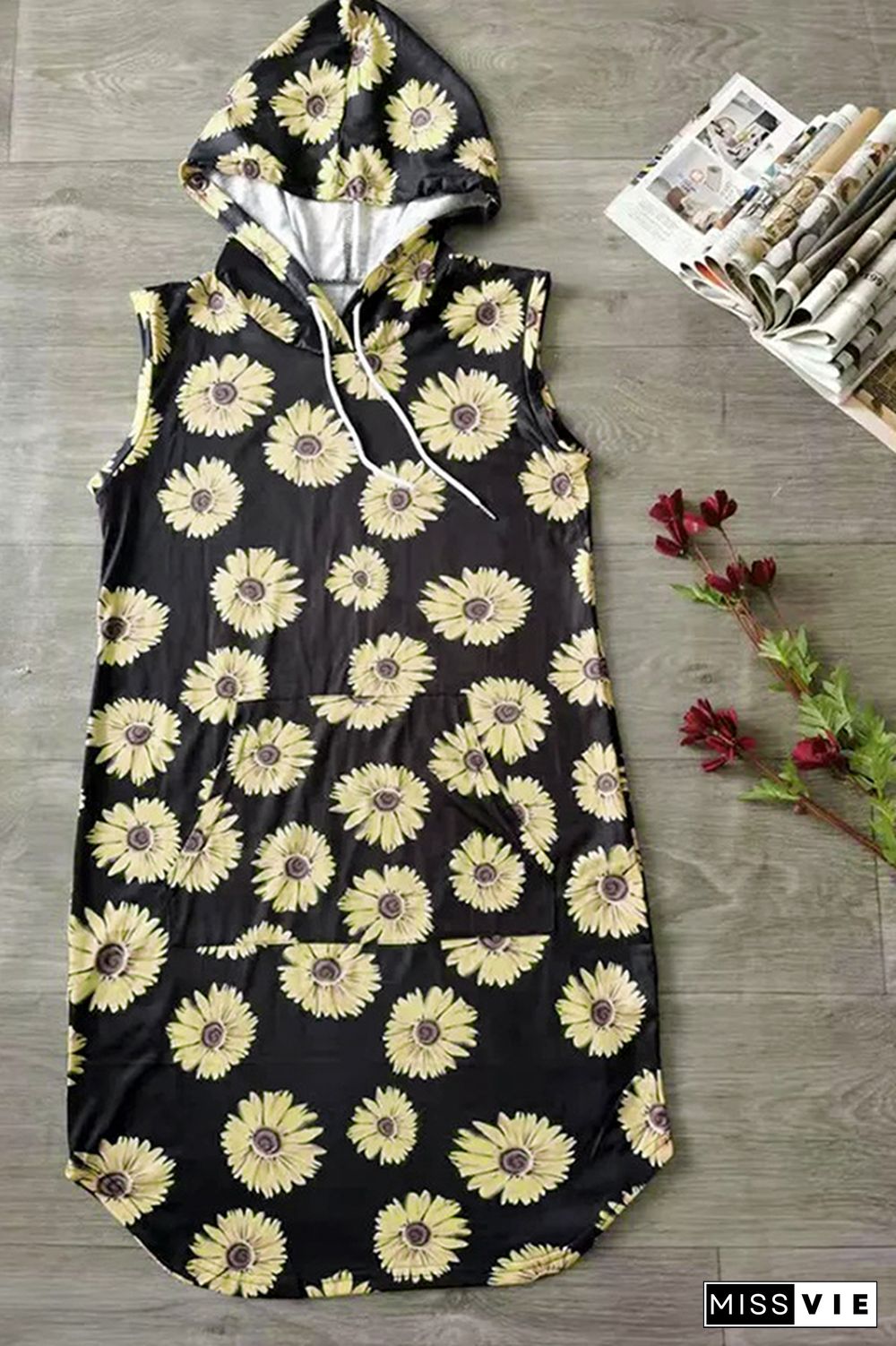 Leopard Sunflower Print Sleeveless Hooded Dress with Pockets