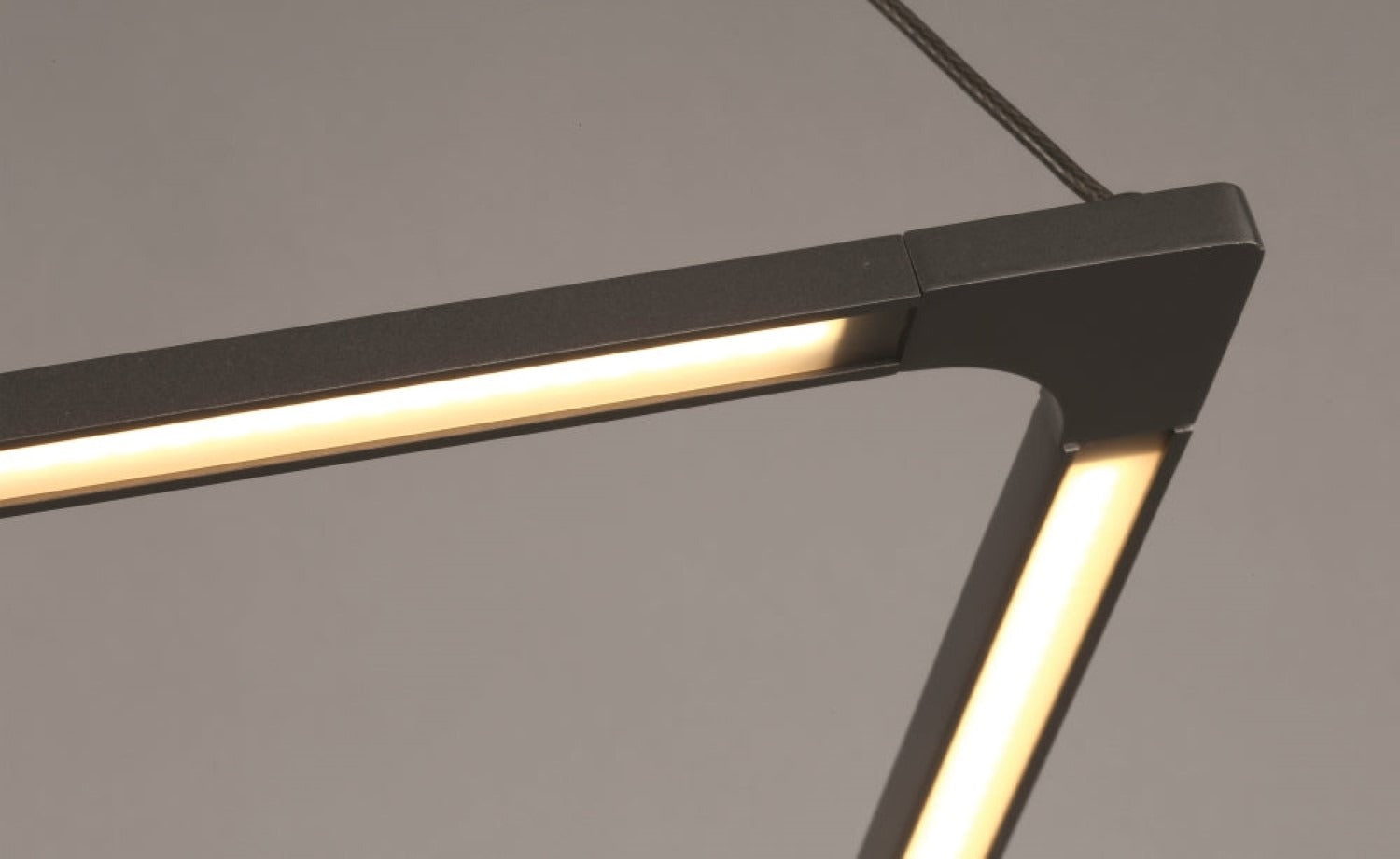 Balto Linear Suspension Light