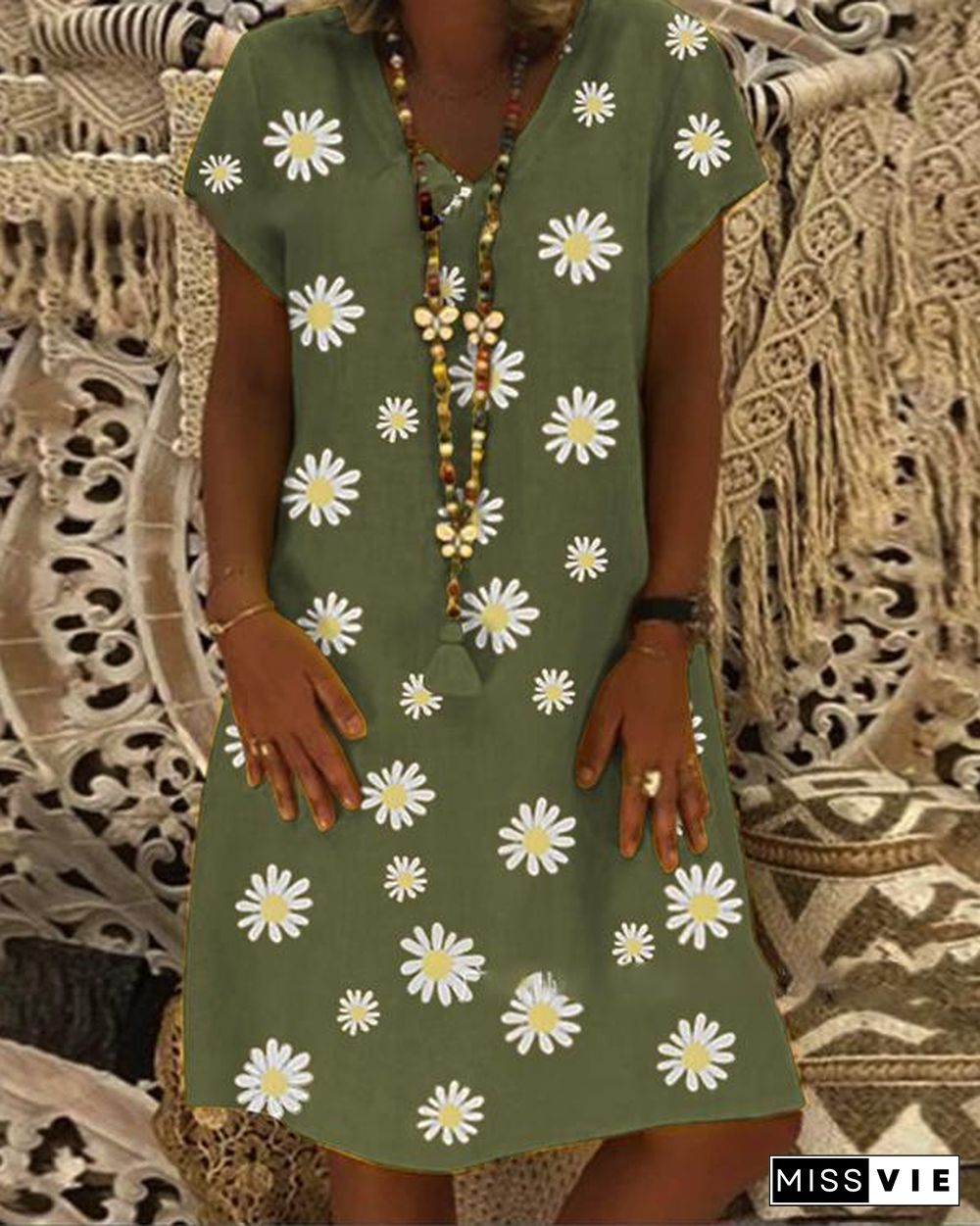 Casual Vintage V-neck Short-Sleeved Daisy Dress