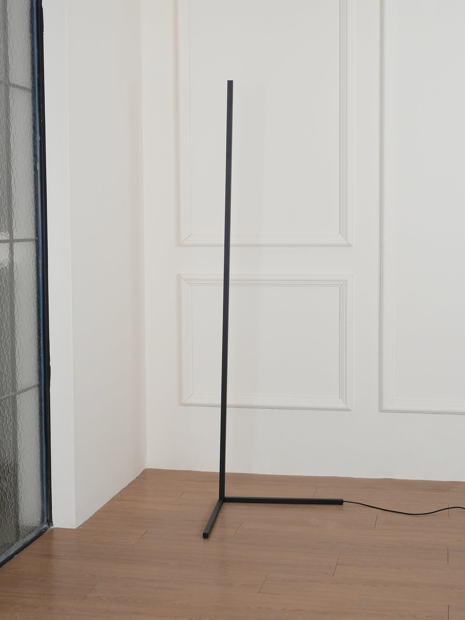 Minimalist LED Floor Lamp