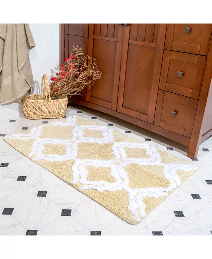 Chesapeake Double Quatrefoil Bath Rug Set