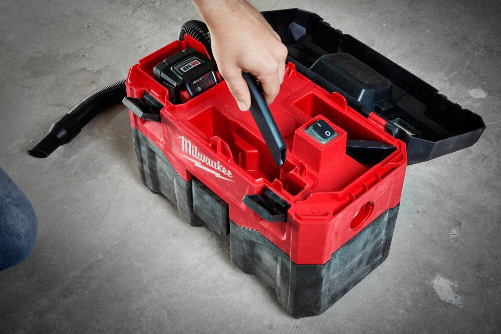 Milwaukee M18 Vacuum Wet/Dry Bare Tool 0880-20 from Milwaukee