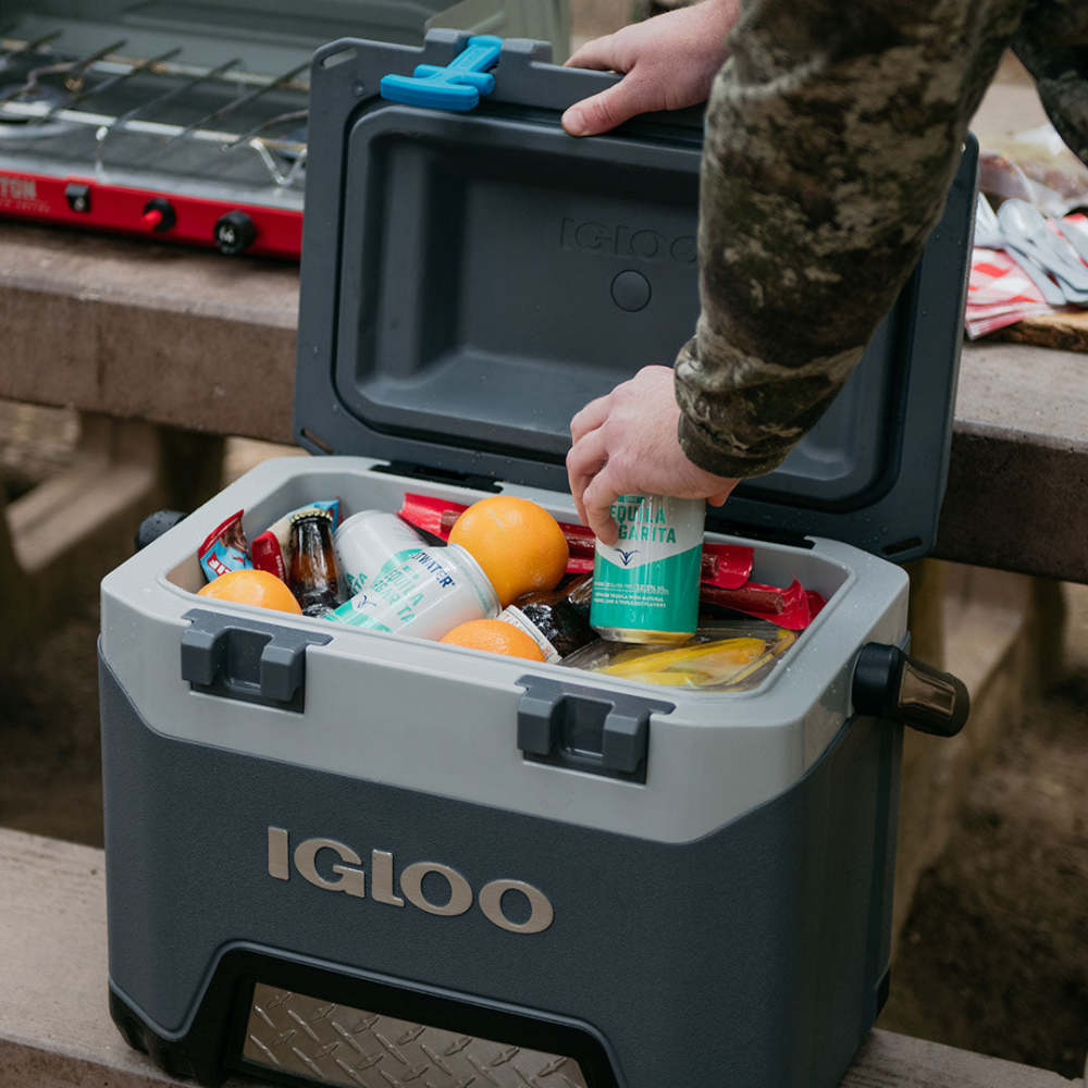 Igloo BMX Hard Cooler Carbonite Blue and Carbonite Gray 25qt ;