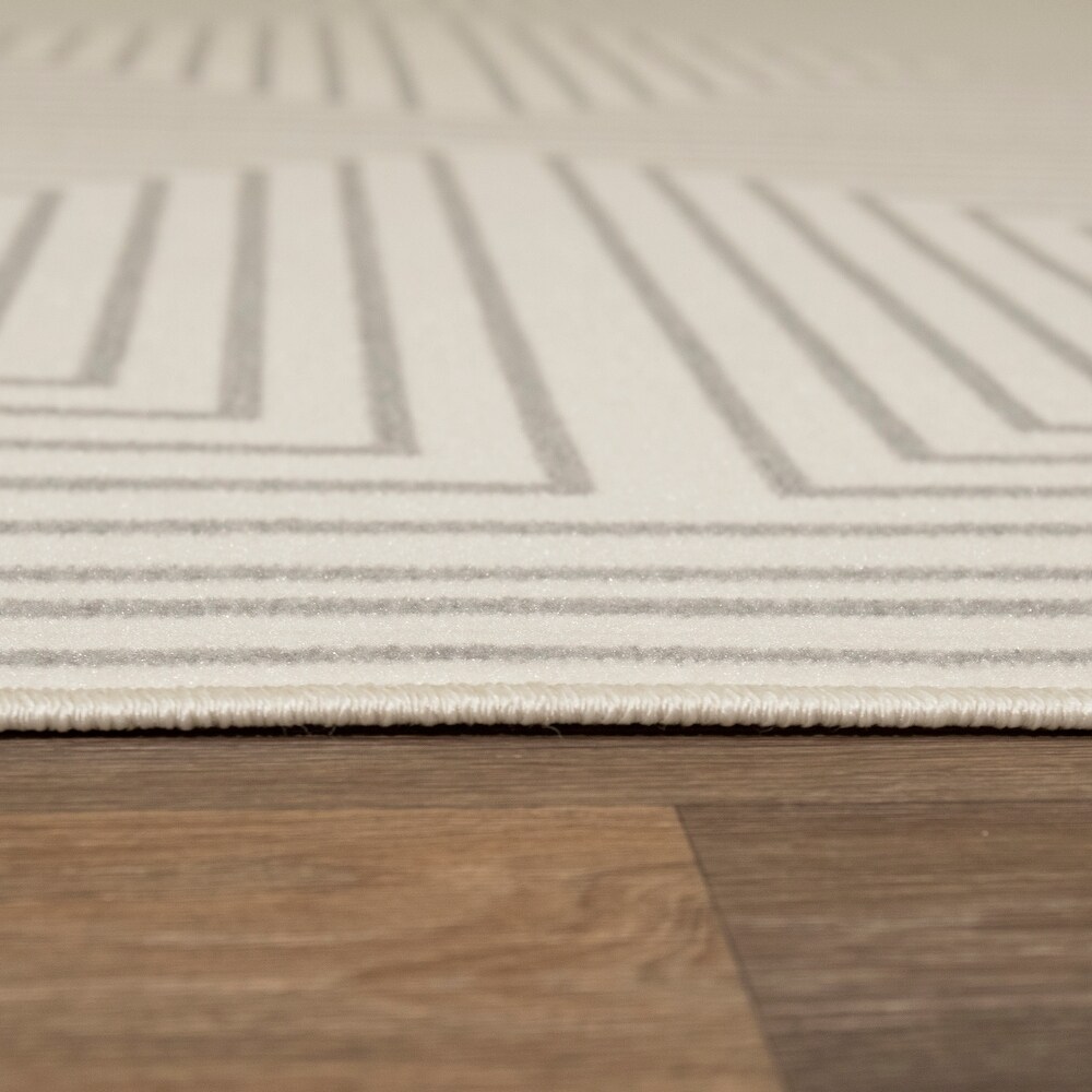 Paskal Geometric Striped Indoor/Outdoor Area Rug