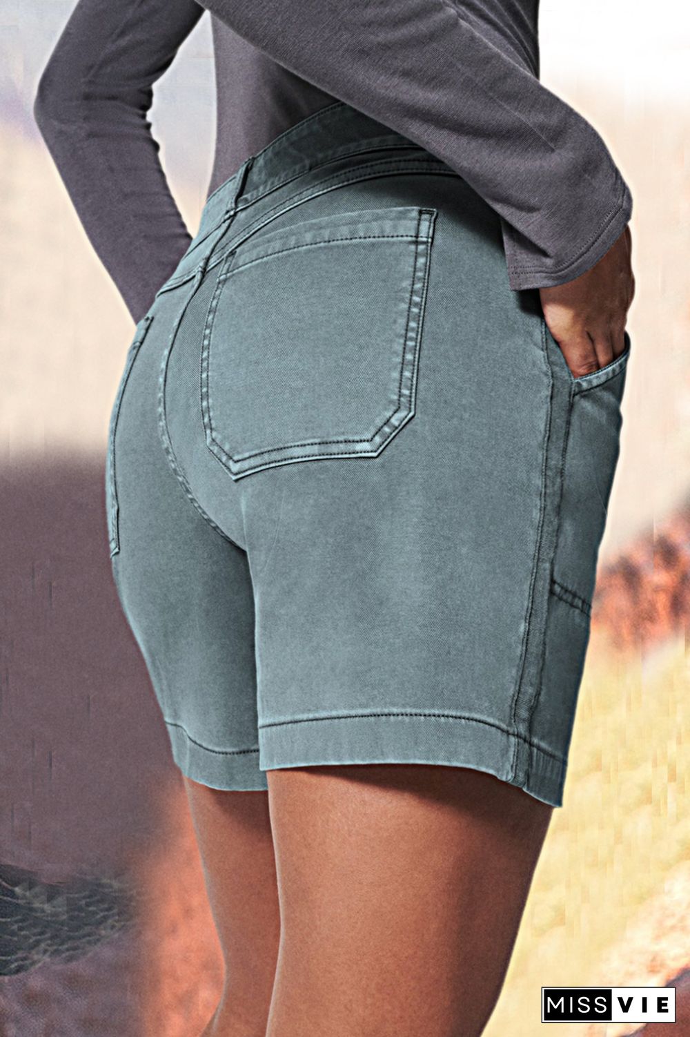 Pocket Detail Mid Waist Shorts