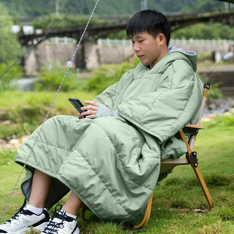 Low Moq Custom logo Wholesale Winter Portable Water resistant Wearable Cloak Cape Sleeping Bag Camping Sleeping bag