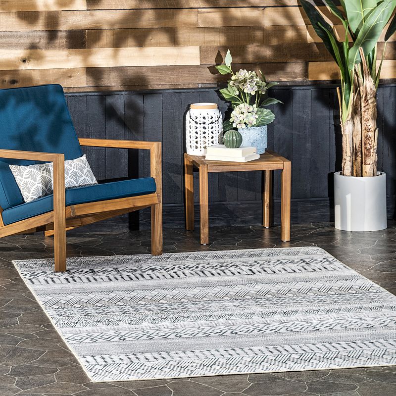 nuLoom Codi Moroccan Banded Machine Washable Indoor/Outdoor Area Rug