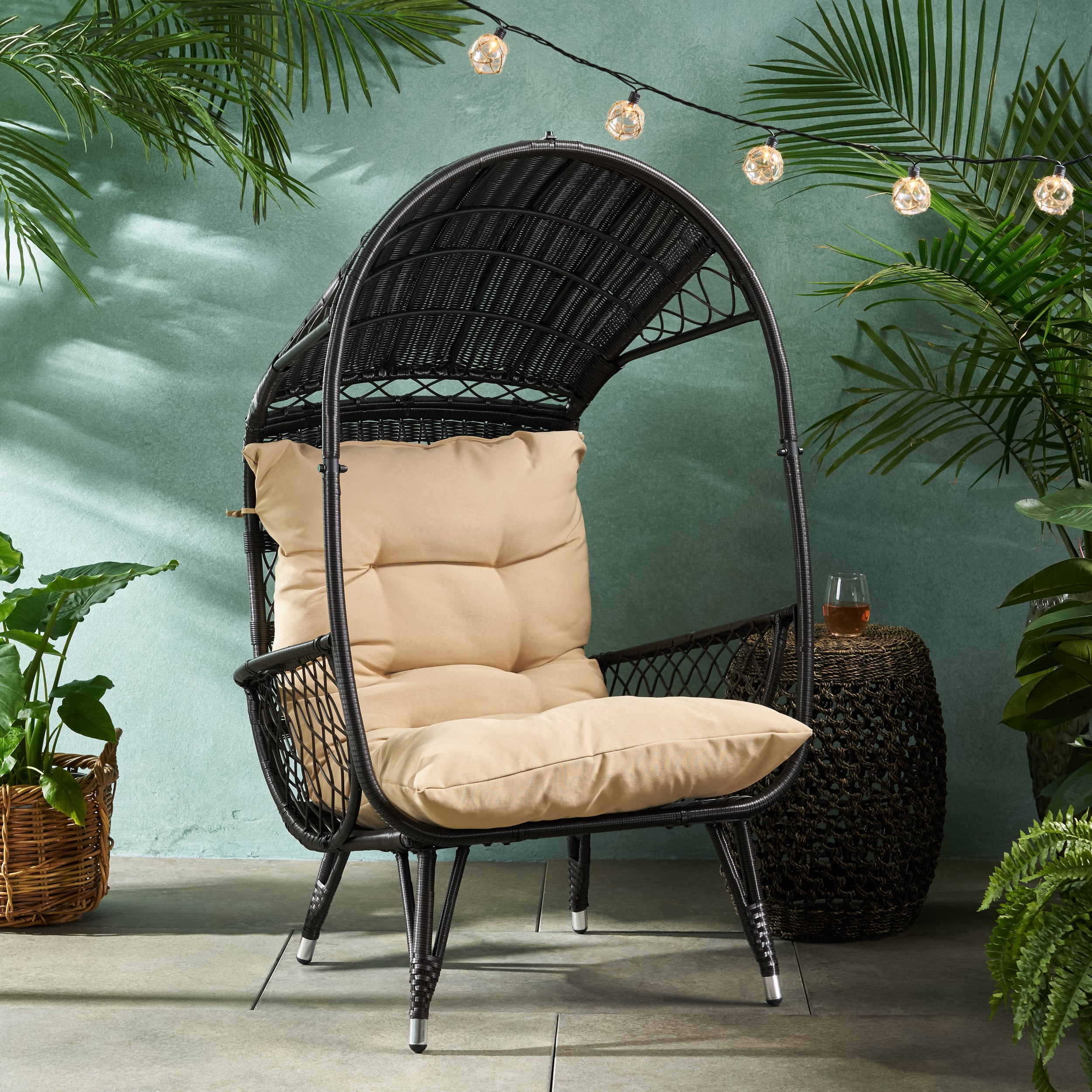 Primo Outdoor Wicker Freestanding Basket Chair