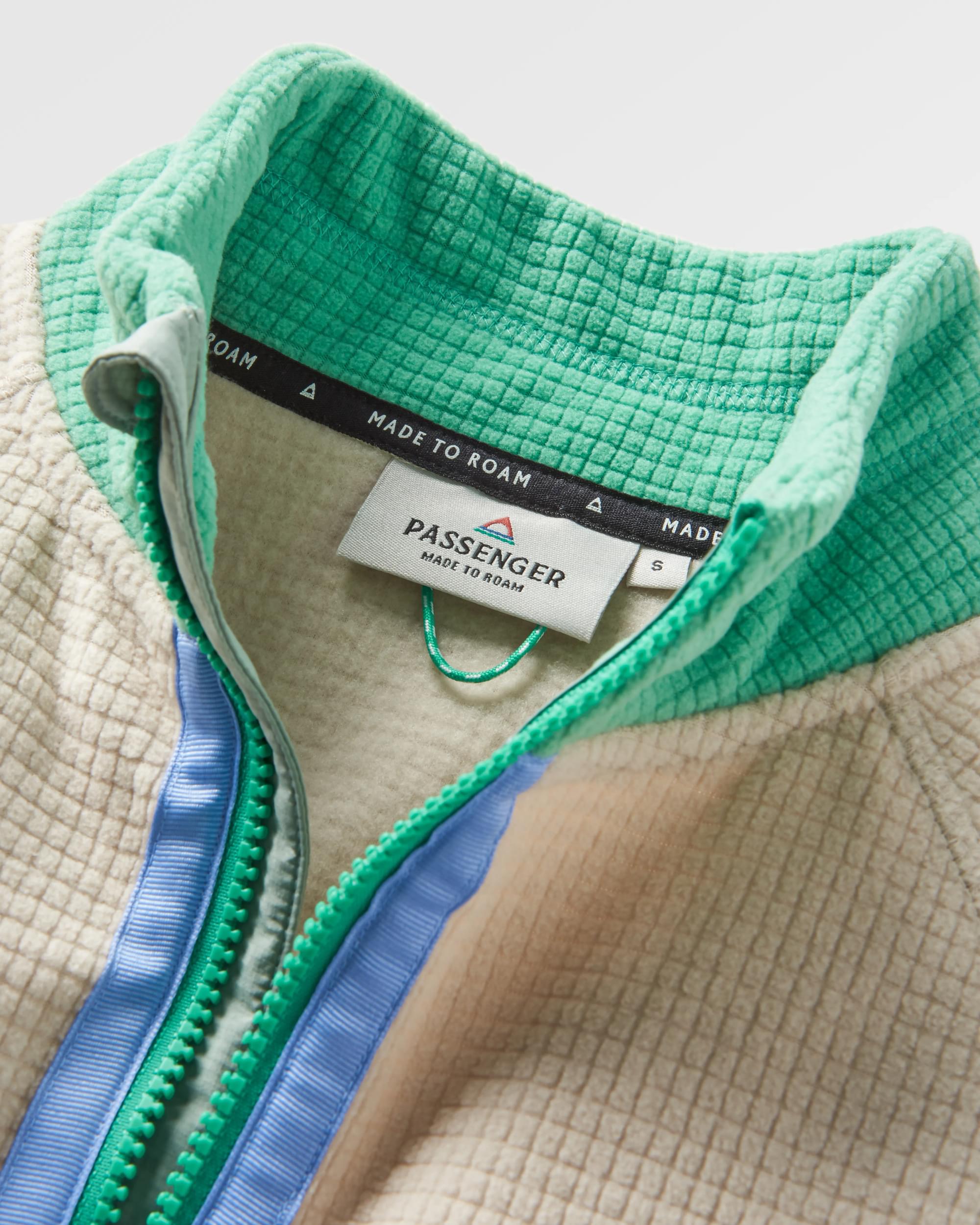 Off Trail Recycled Grid Polar Fleece - Pebble Grey/Green Spruce