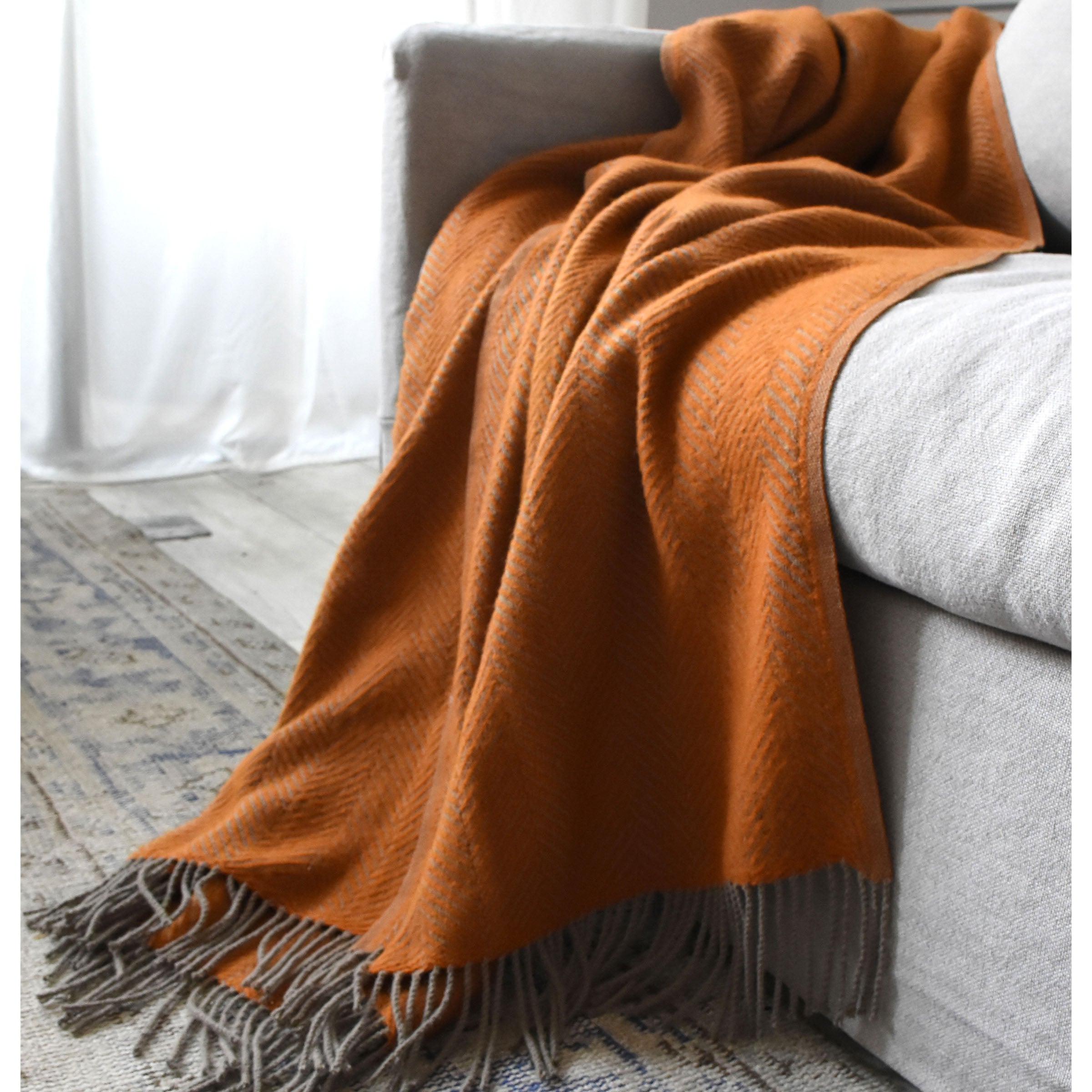 Skje Venusian Two-Color Interwoven Blanket Etb-006