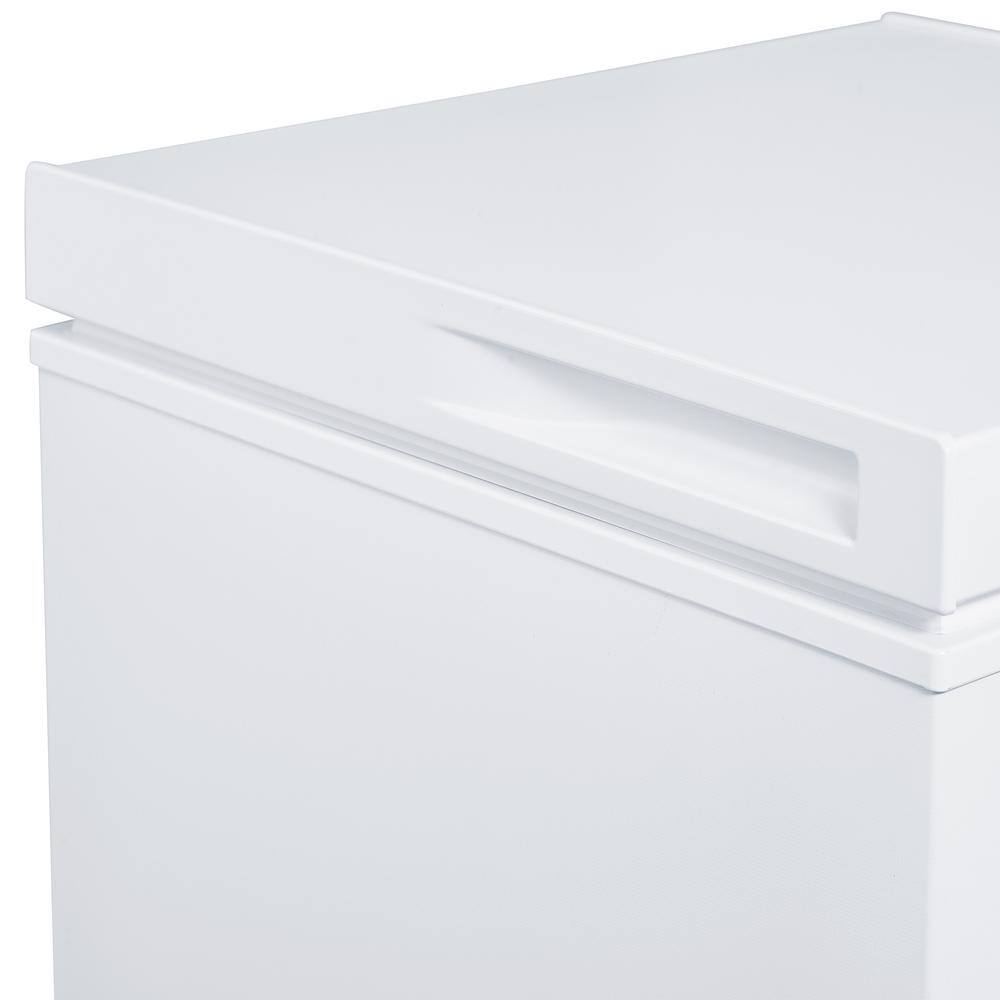 Magic Chef 3.5 cu. ft. Manual Defrost Chest Freezer in White HMCF35W5