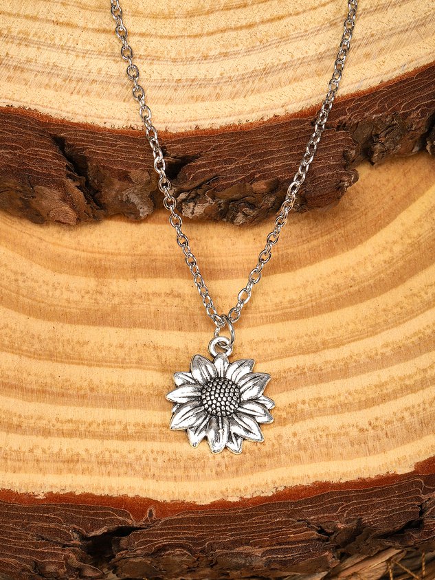 Casual Vintage Sunflower Pendant Necklace