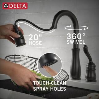 Delta Leland Single-Handle Pull-Down Sprayer Kitchen Faucet with in Matte Black 9978-BL-DST