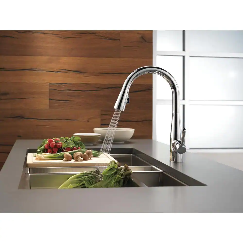 Delta Essa Single-Handle Pull-Down Sprayer Kitchen Faucet