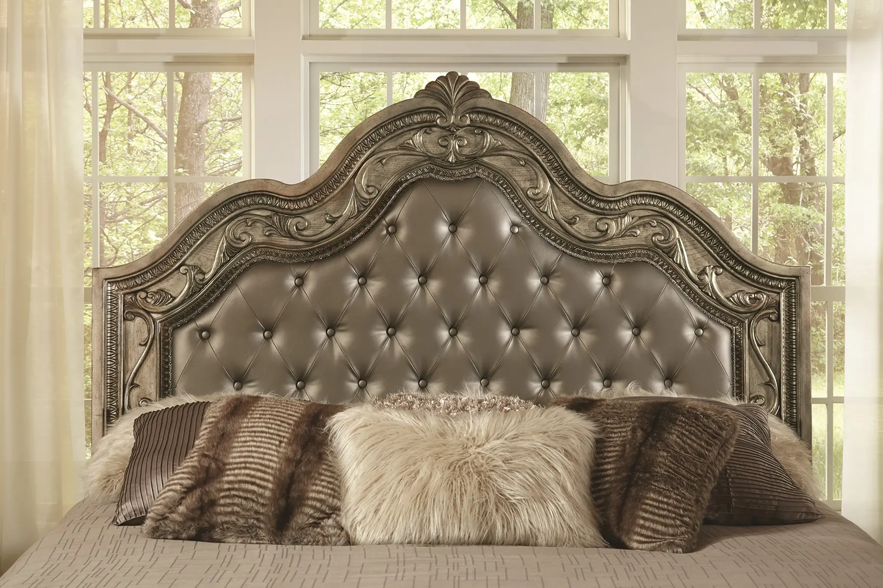 Seville Platinum Gold Queen Upholstered Bed