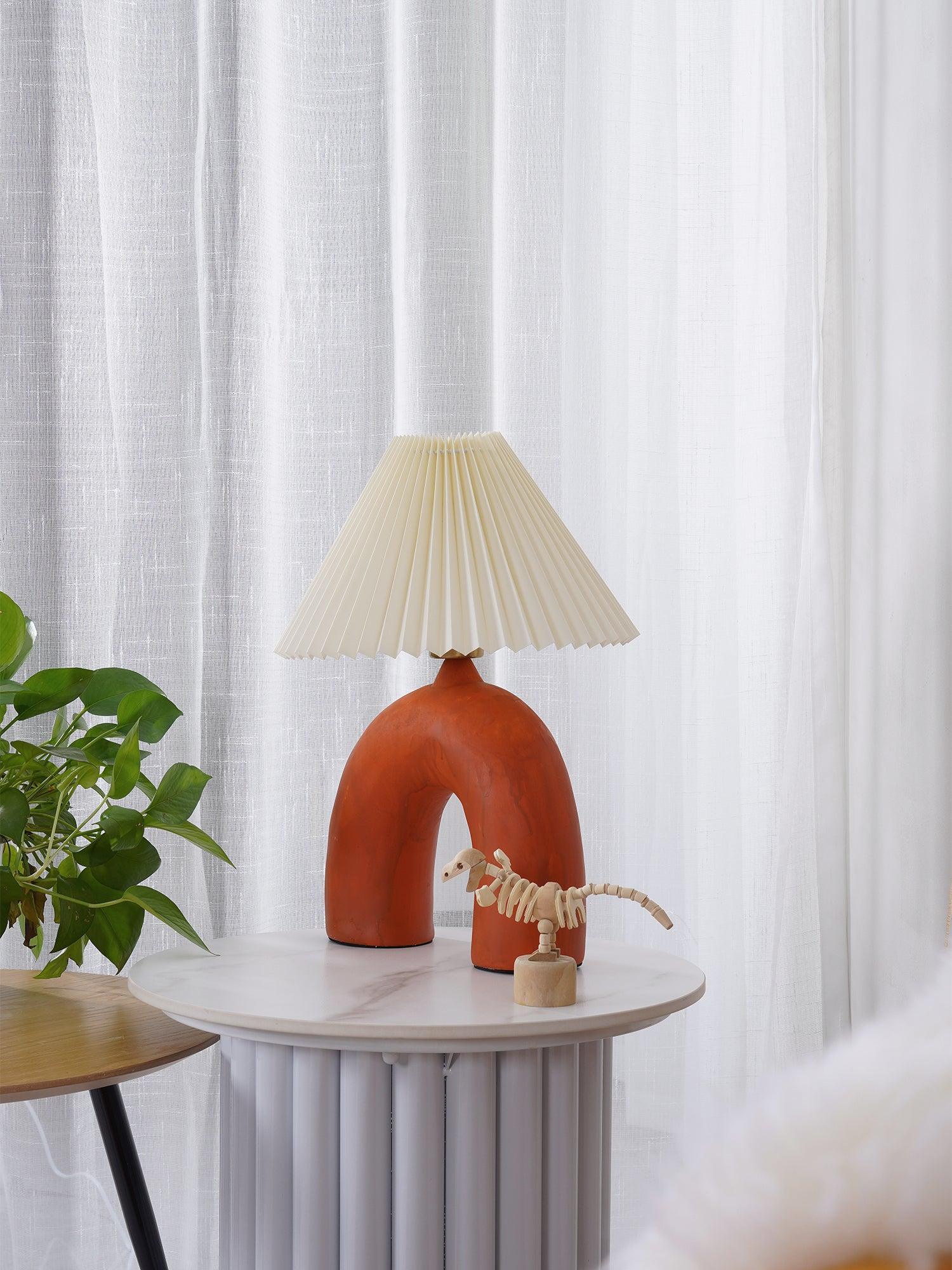 Arched Pleated Table Lamp