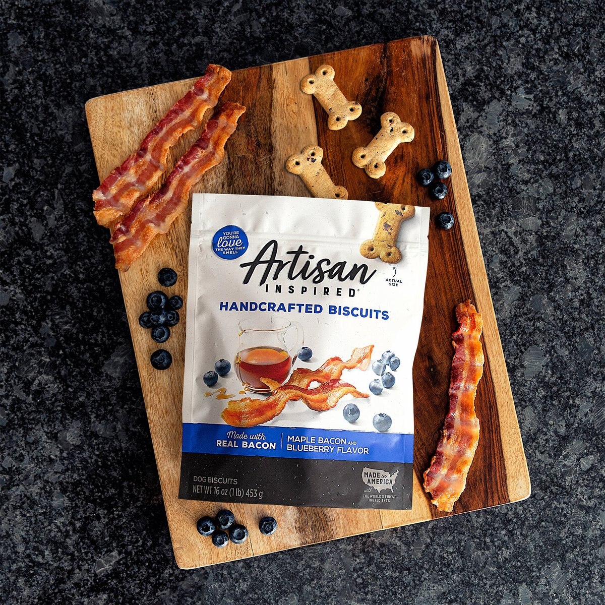 Artisan Inspired Maple Bacon and Blueberry Flavor Biscuits Dog Treats， 16-oz bag