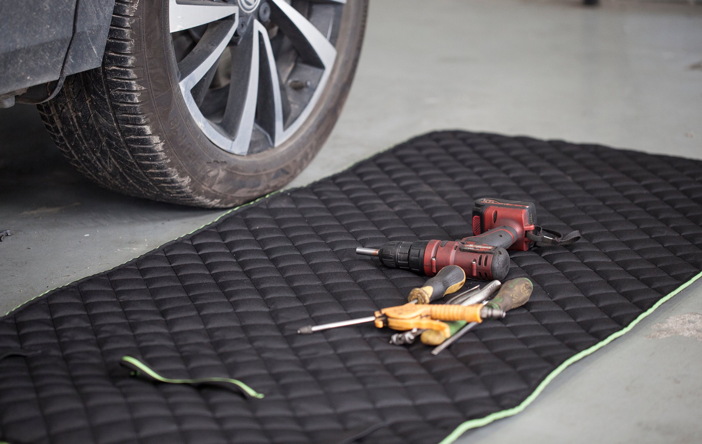 Auto Drive 1PC Car Repair Mat Black Polyester Automotive Repair and Maintenance Work Mat Part# 20AC1003