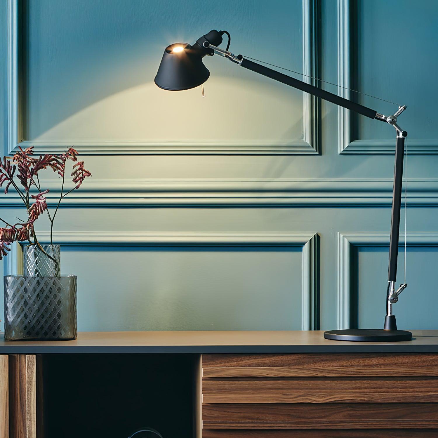 Parete Table Lamp