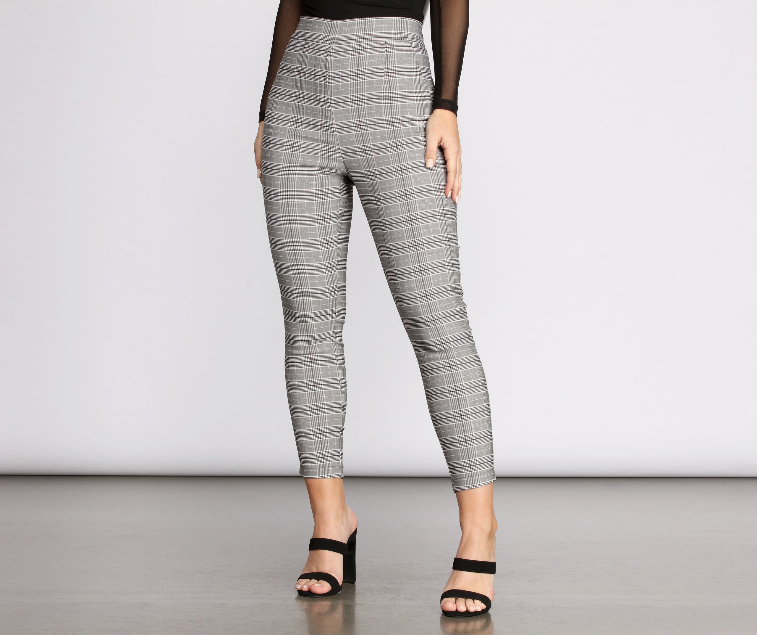 Pull Up In Plaid Mid Rise Skinny Trousers