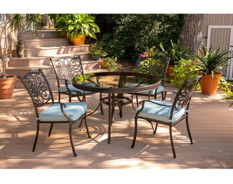 Hanover Traditions 5-Piece Outdoor Dining Set In Blue/Bronze With 4 Dining Chairs， 48 Glass-Top Table