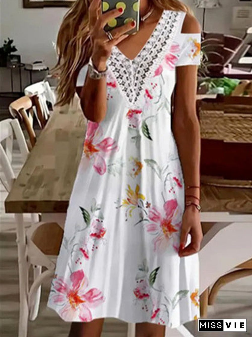 Women's Short-sleeved Off-the-shoulder V-neck Lace Floral Print Casual Dress