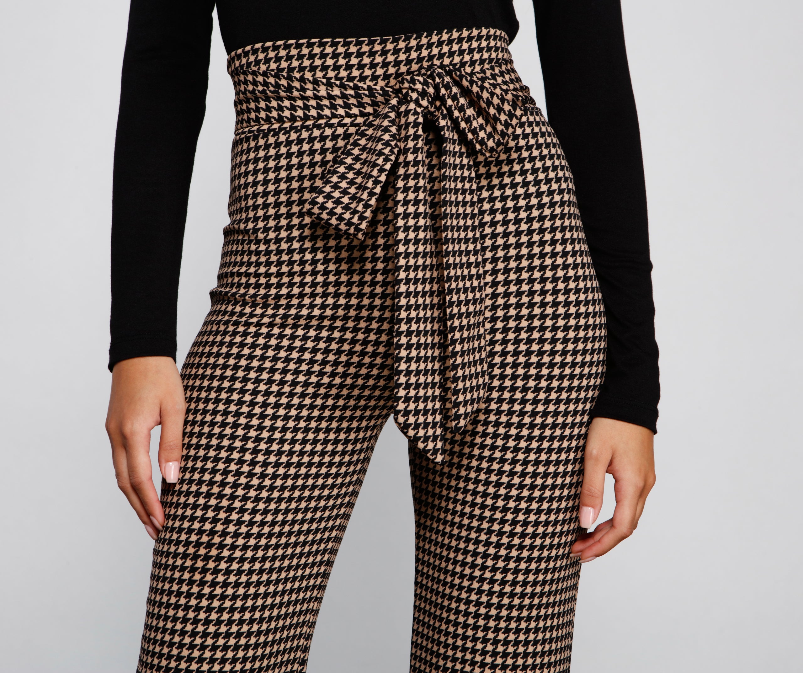 Chic Tie-Front Houndstooth Pants