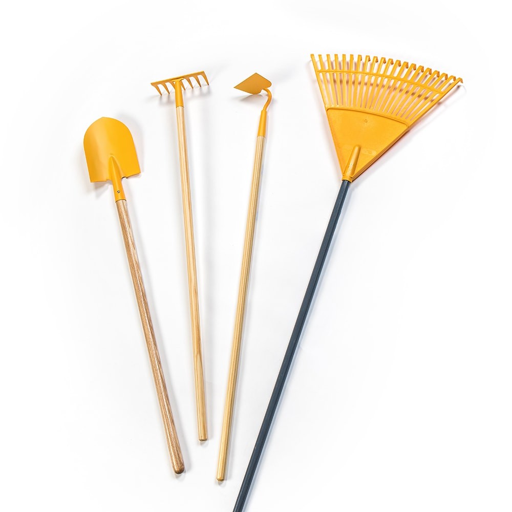 True Temper Child Size Real Garden Weeding Hoe 45 inch Yellow Painted Steel