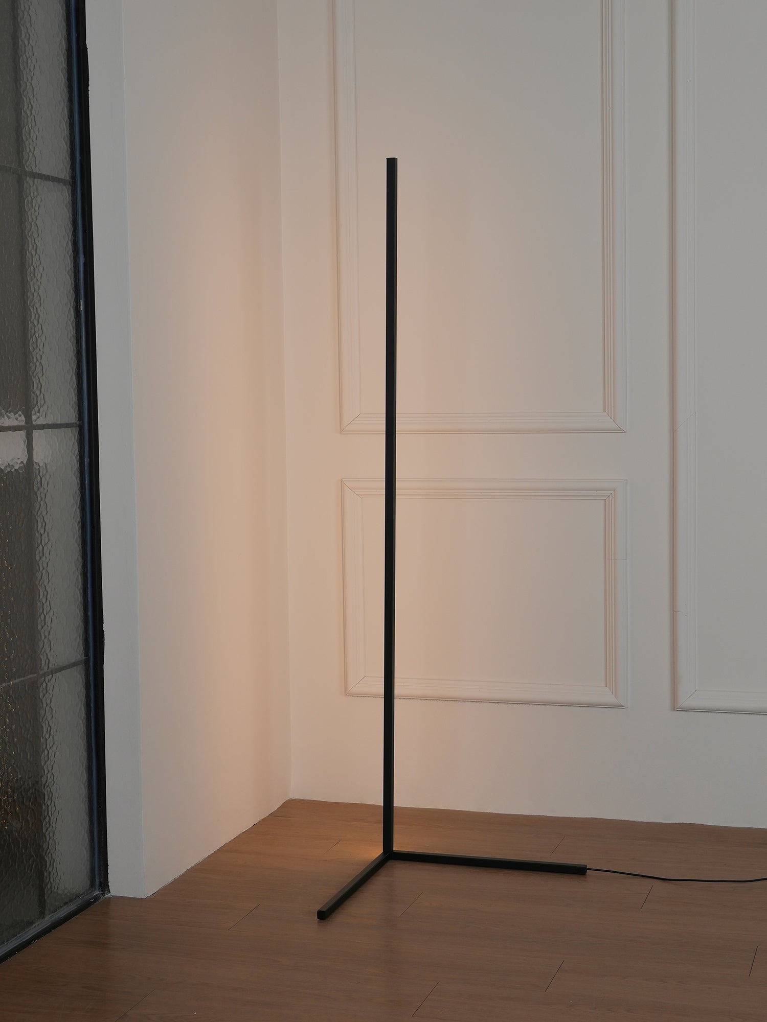 Minimalist LED Floor Lamp