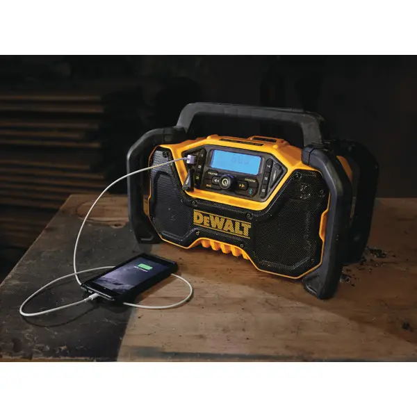 DEWALT DCR028B 12V/20V MAX Bluetooth Jobsite Radio