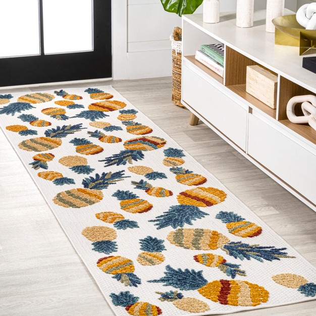 Ananas Bold Pineapple High low Indoor outdoor Area Rug Jonathan Y