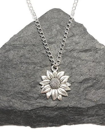 Casual Vintage Sunflower Pendant Necklace