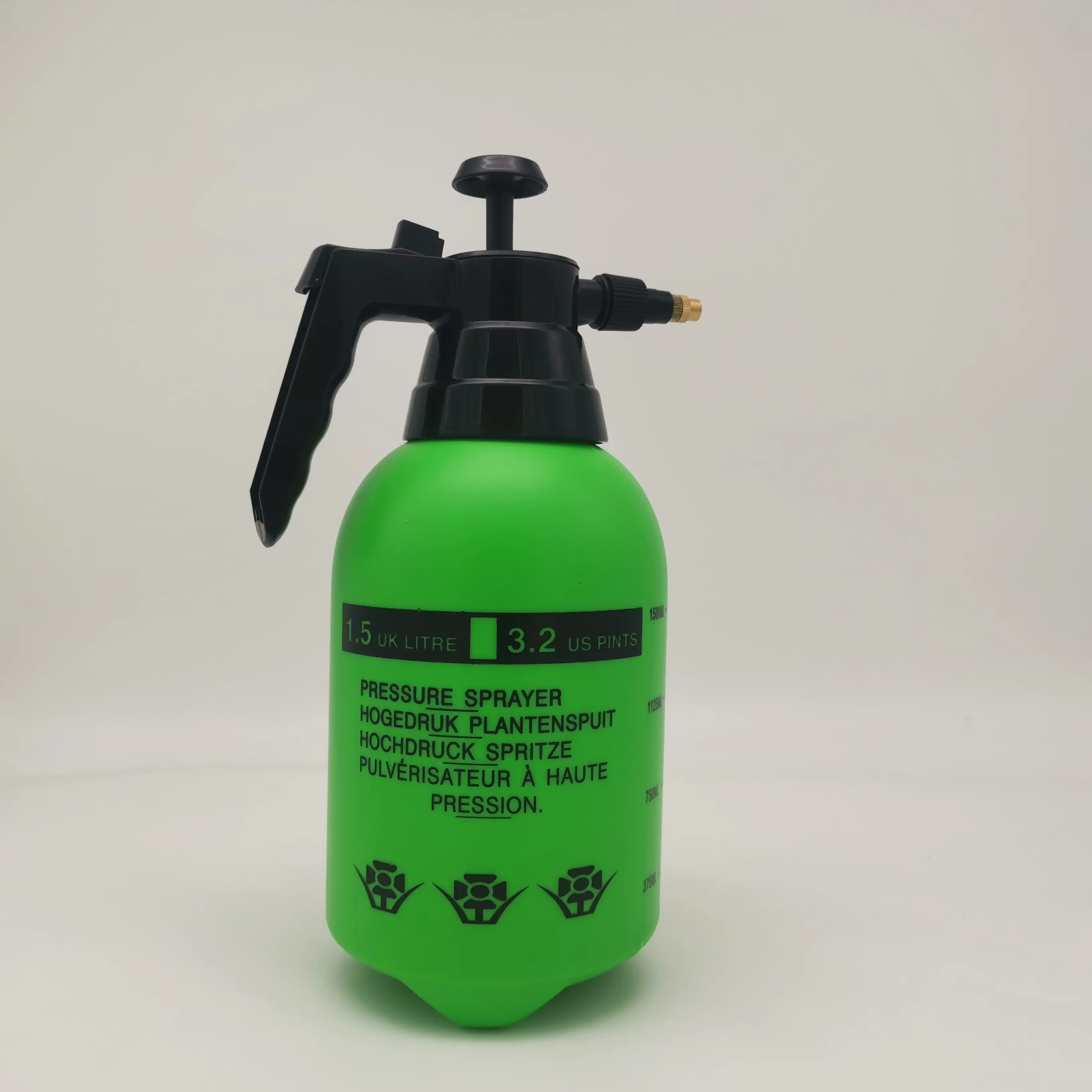 1.5L hand plastic sprayer for garden professional  pump spray bottle portable watering flower tools