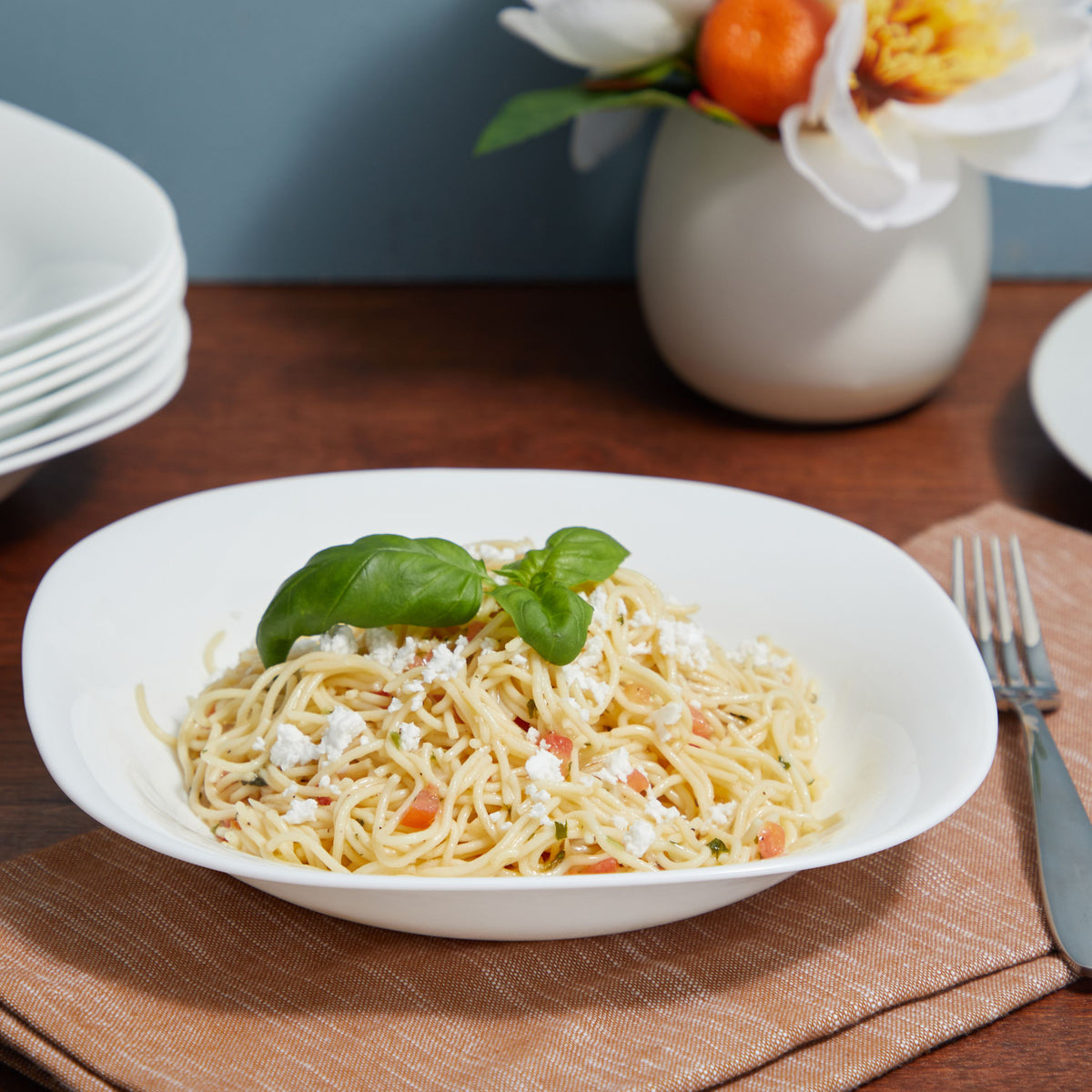 Set of 8 Square White Ceramic Pasta Bowls， Serving Plates Dishes for Kitchen and Pantry， 8 in.