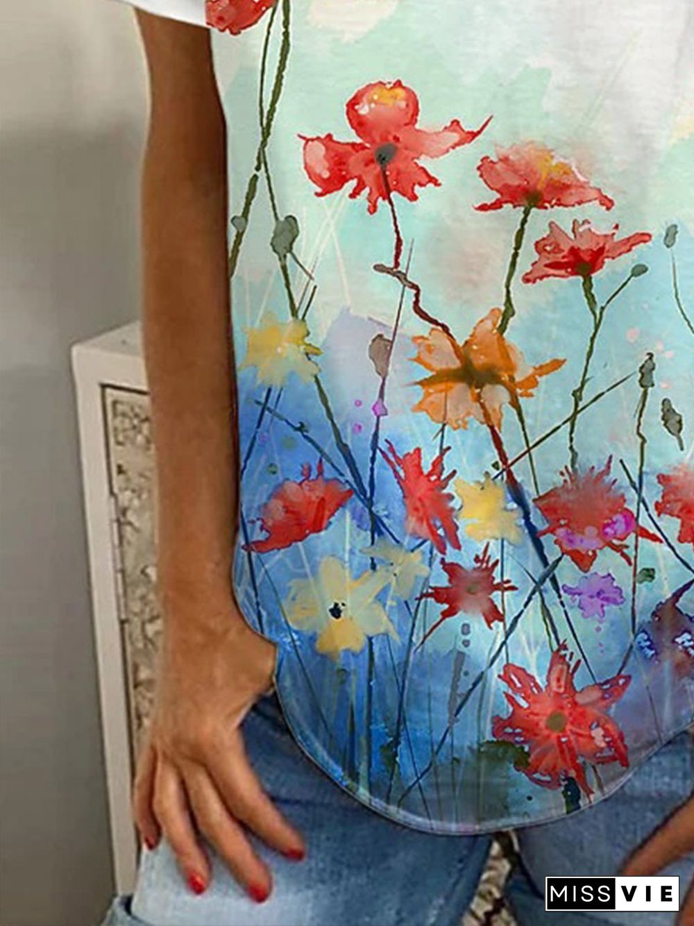 Holiday Short Sleeve V Neck Floral T-shirt