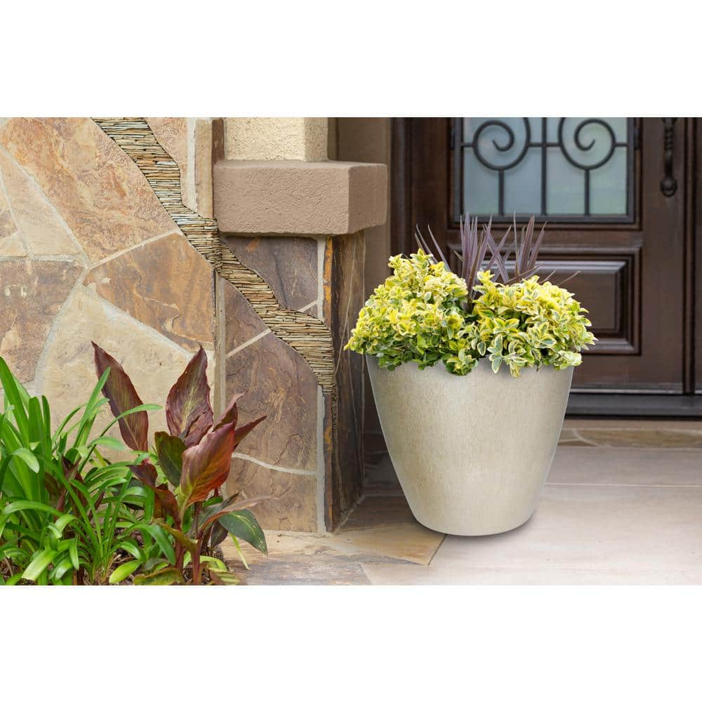 Trendspot 16 in. Oatmeal Kurv Resin Planter PS00405N-16H