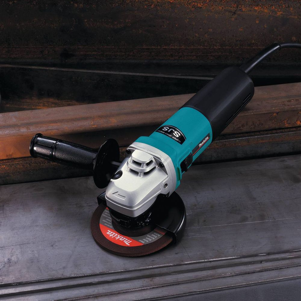 Makita 9565CV Angle Grinder 5