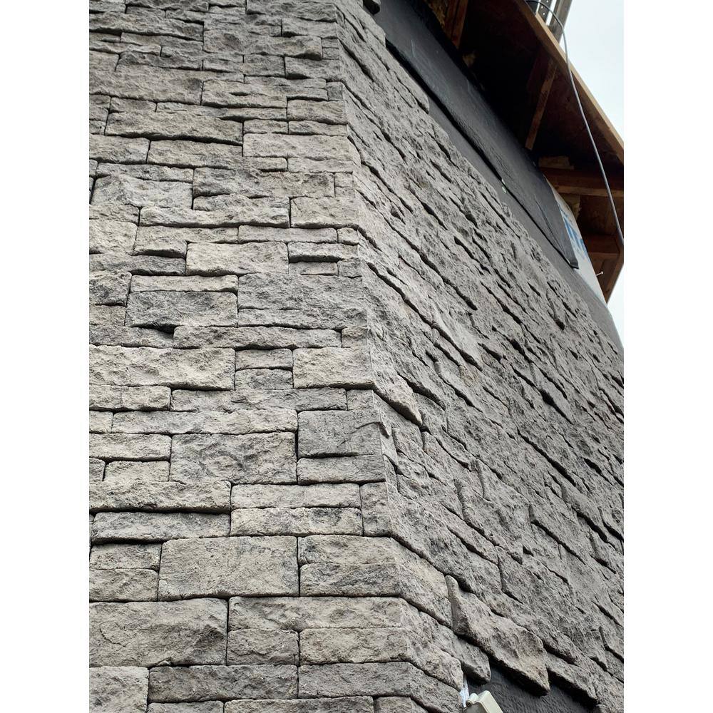 Evolve Stone Non-Rated Capital Sky Style Phantom Shadow Color Flat Stone Mortarless Veneer (14.25 sq. ft. per Box) NR-CS-PS-F