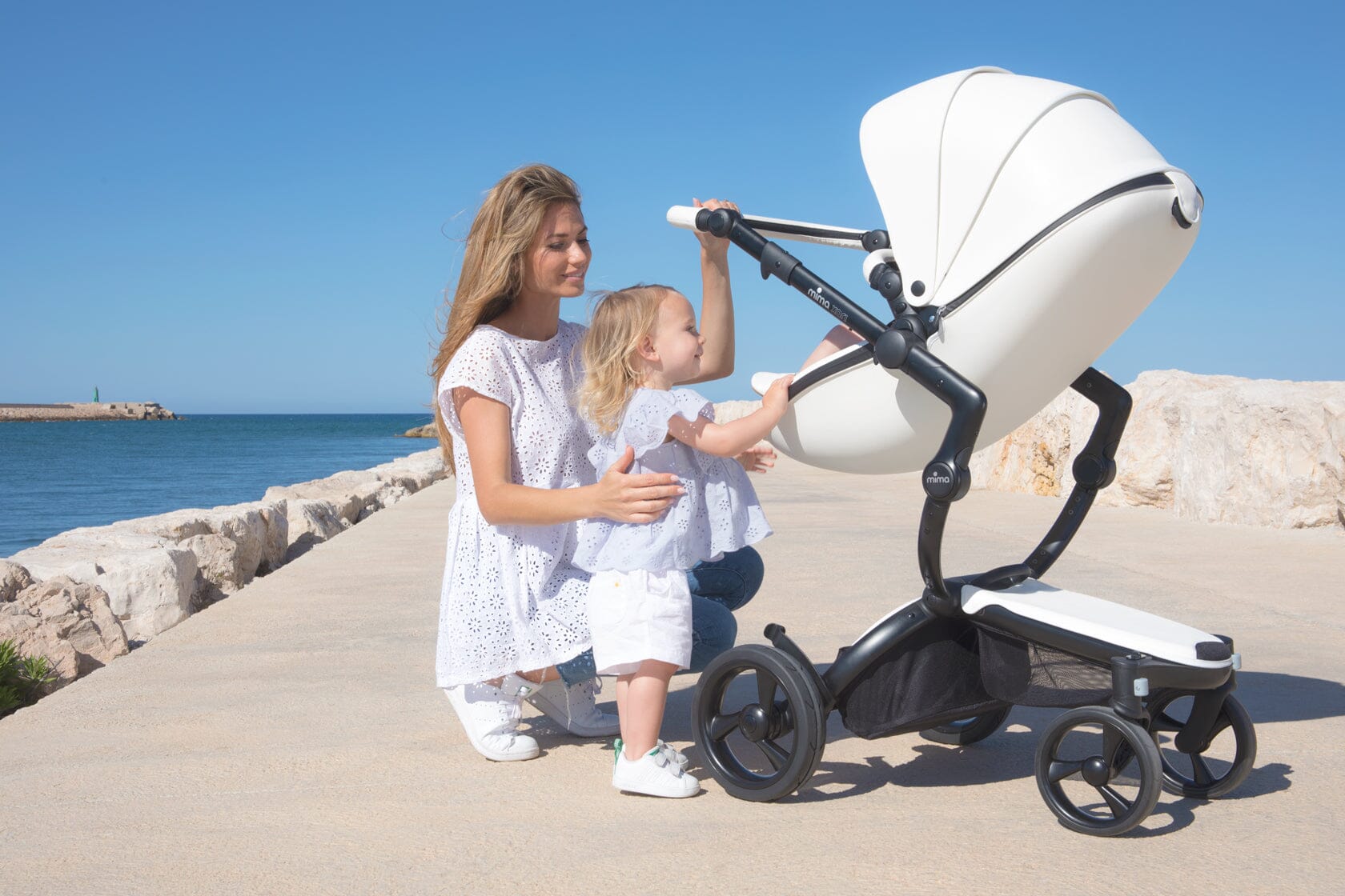 Mima-Xari-4G-And-Maxi-Cosi-Coral-Xp-Travel-System